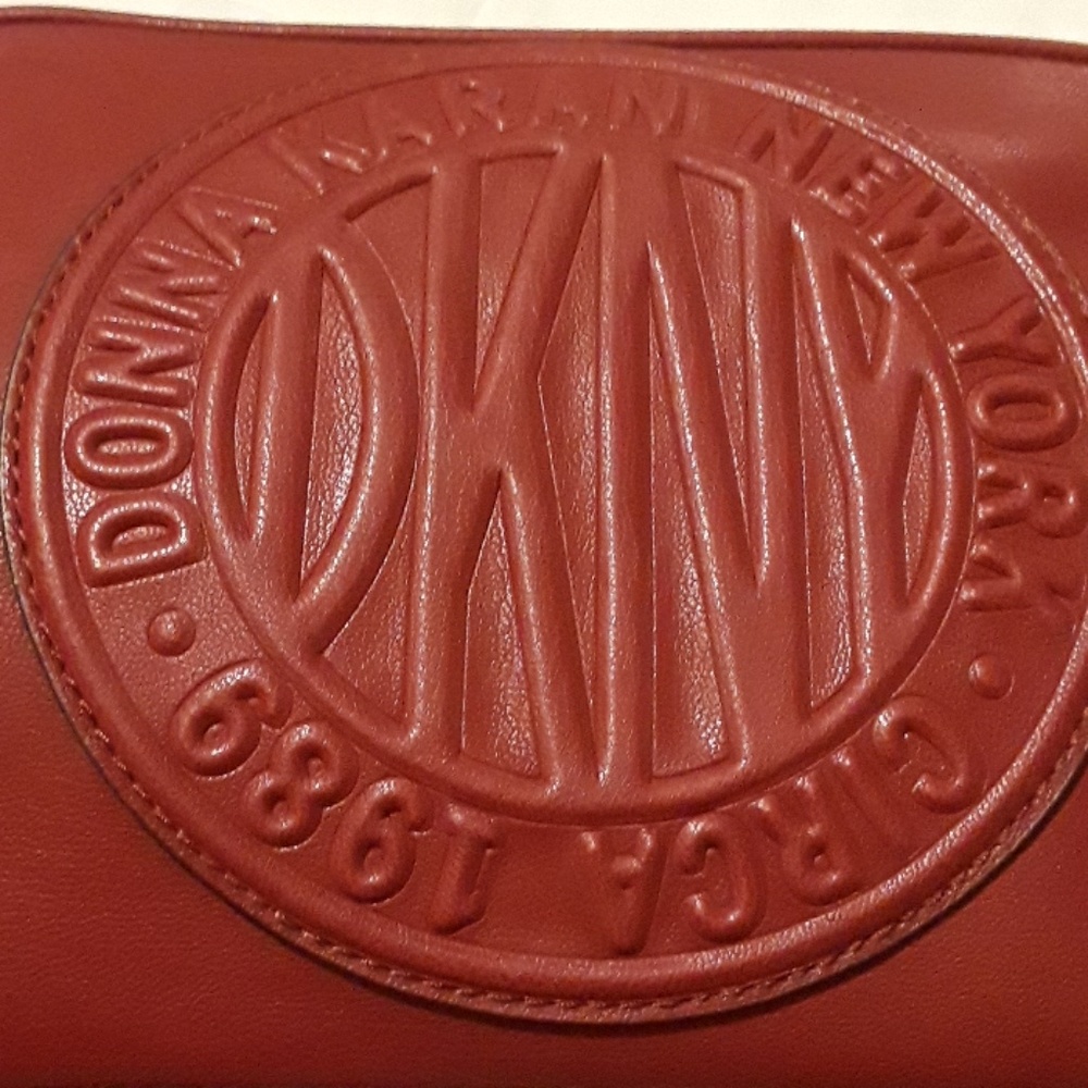 DKNY Tilly Borsa A Tracolla In Finta Pelle - Stile Fotocamera, Crossbody Donna, Tasca Interna E Posteriore, Tracolla Regolabile, Colore Nero - 3